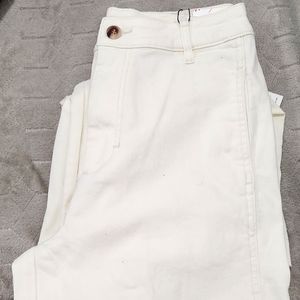 Brand New Vigoss White High waisted  Striaghtleg Jeans size :30